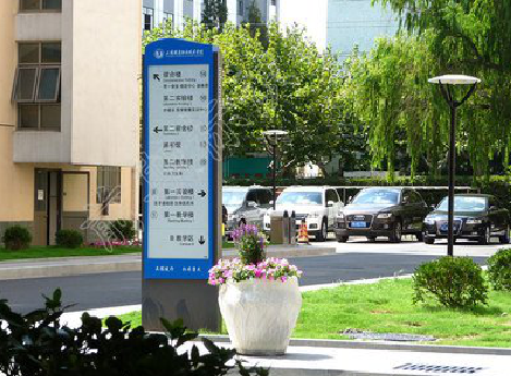 泗洪哪些因素影响宣传栏的制作？